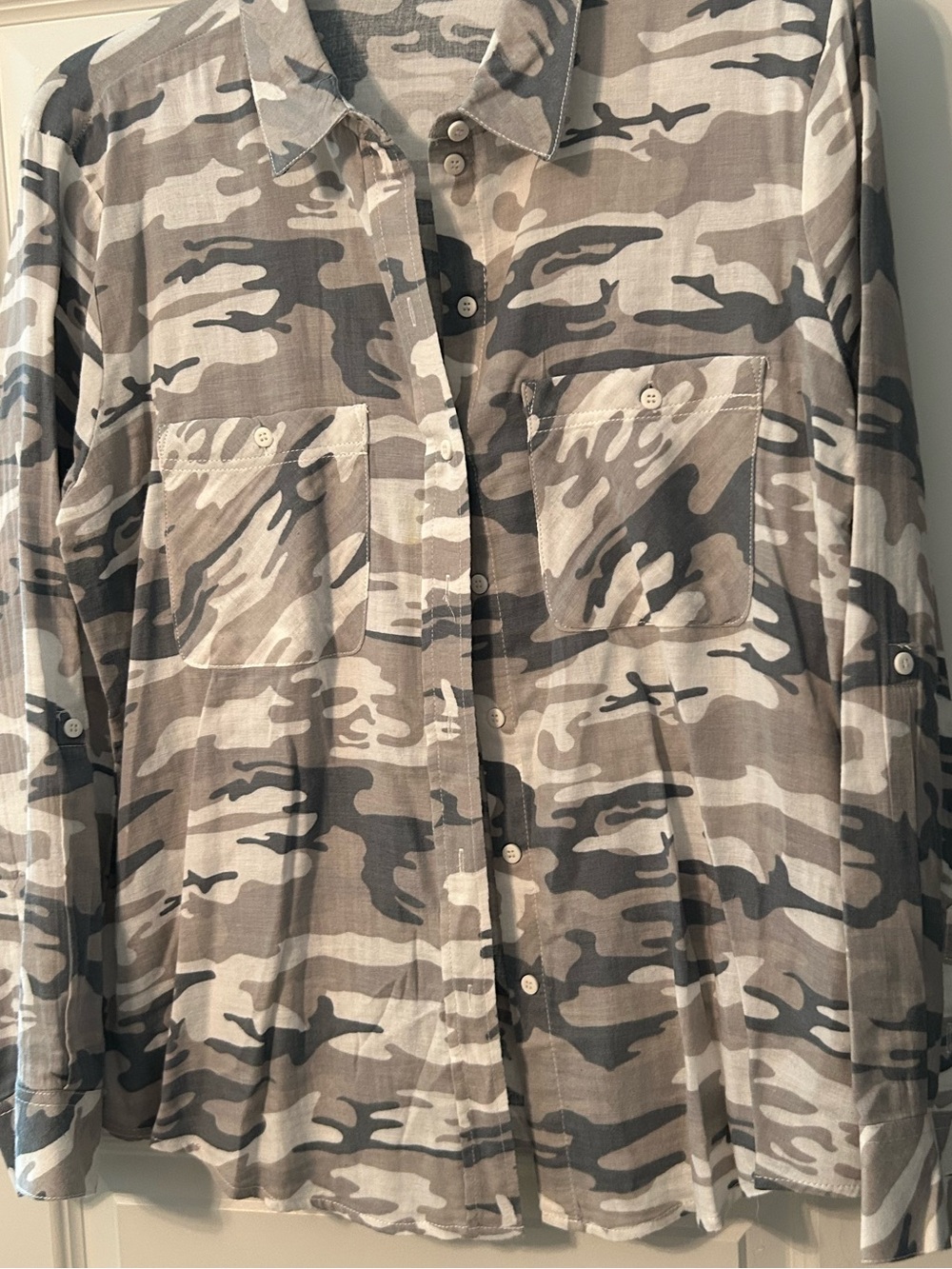 SANCTUARY (NWOT) Button Down Camouflage Shirt. P2P is 20 - Picture 8 of 9